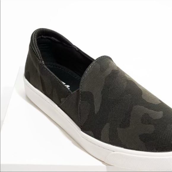 Soda canvas cushioned sneakers - Picture 2 of 6